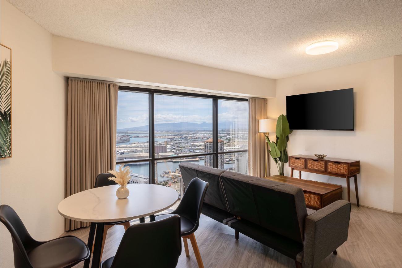 1300x866-bishop-suites-1ov-living-01