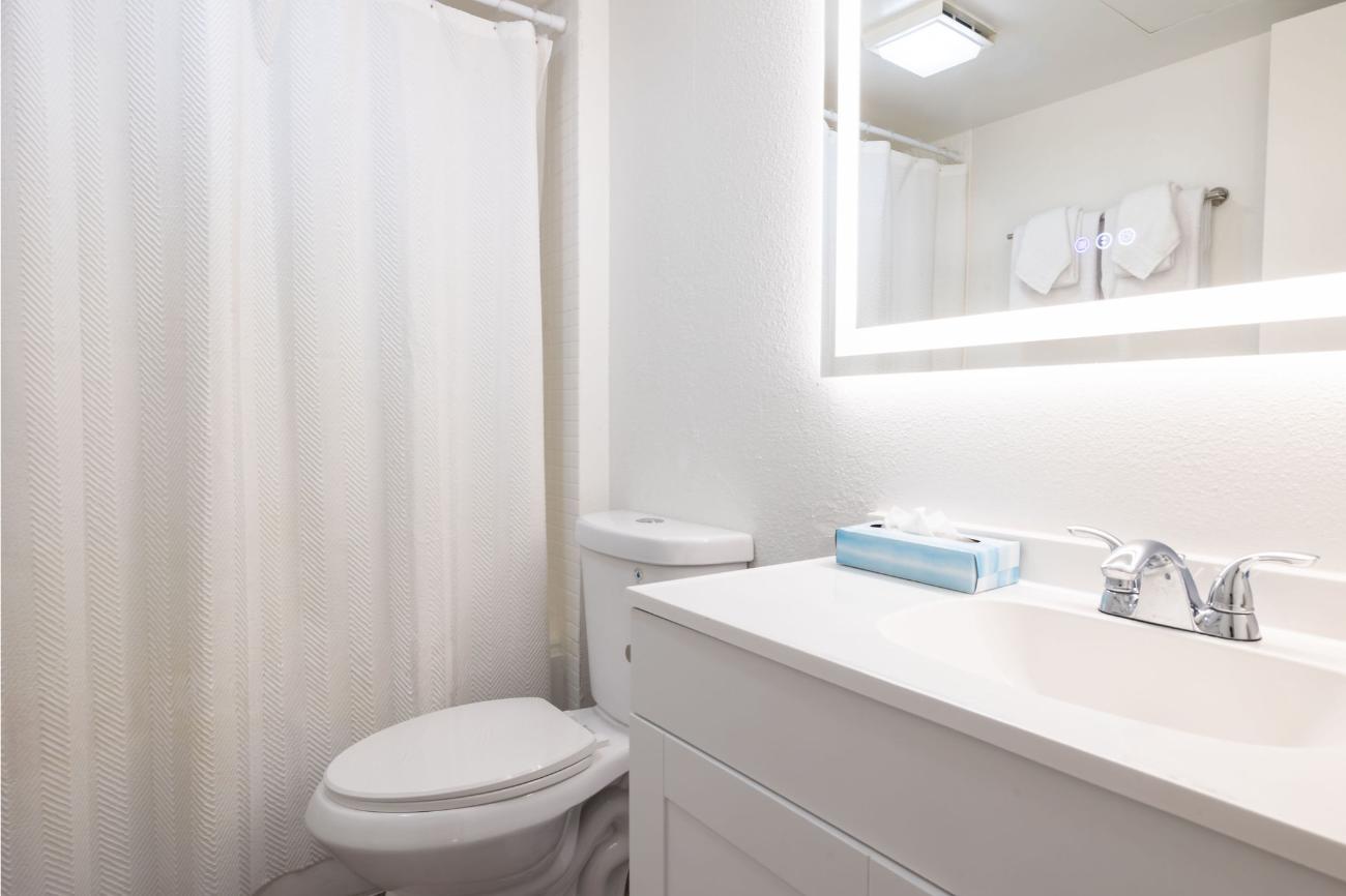 1300x866-bishop-suites-bov-11